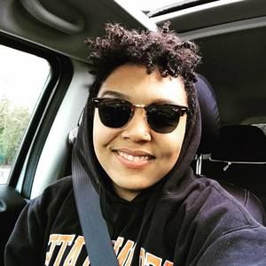 Meet your Posher, Alexis